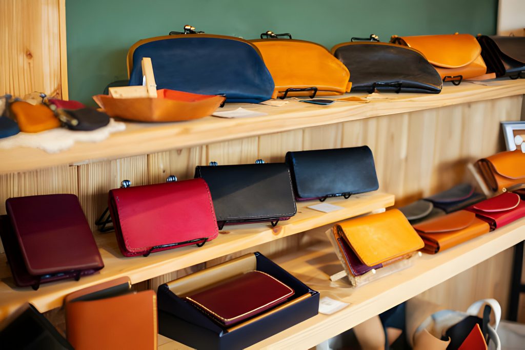 Leather clutch bag: Essential accessory for elegant outfit coordination